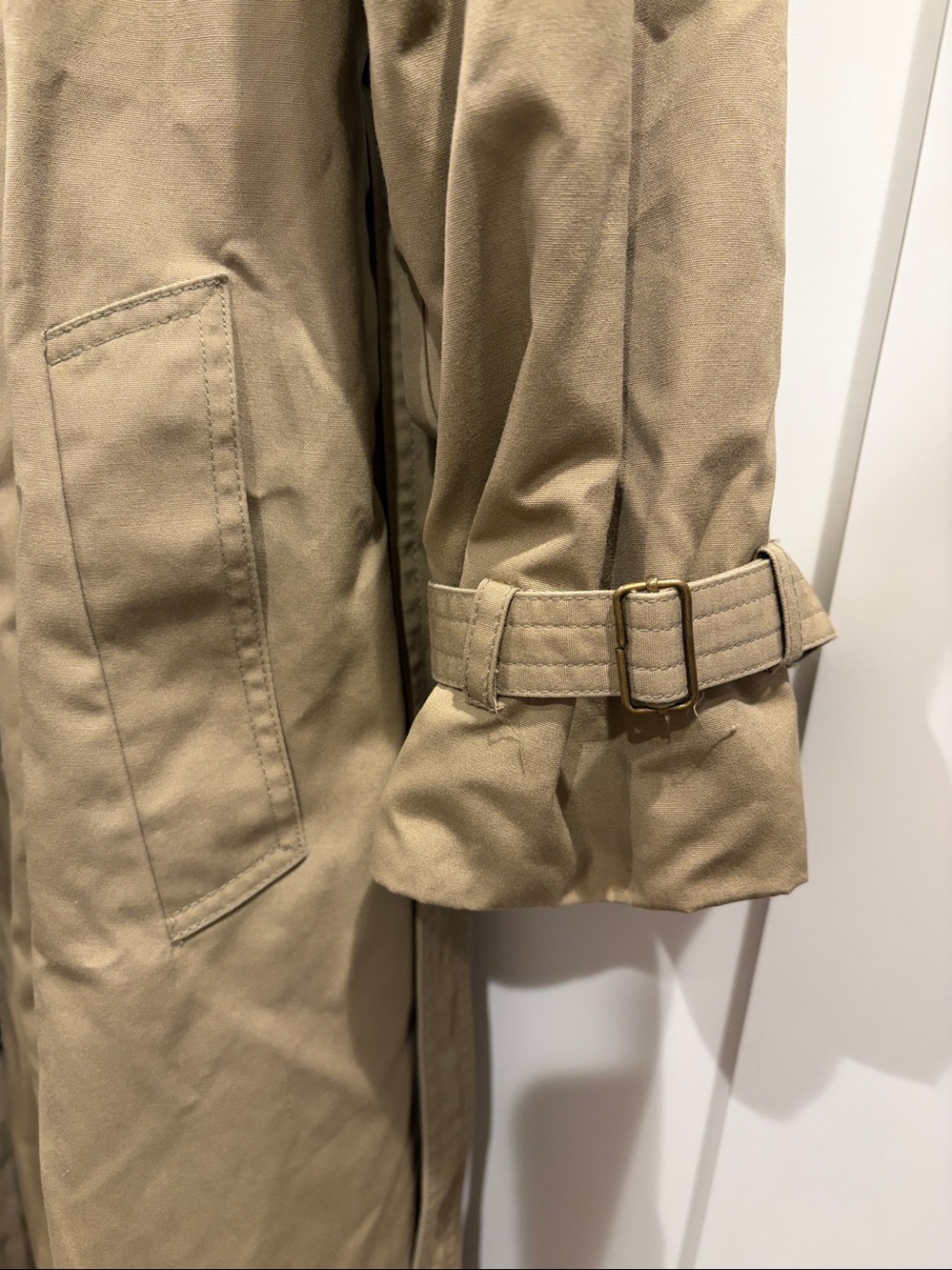 Classic Tan Trench Coat with Belt - Picture 4 of 6